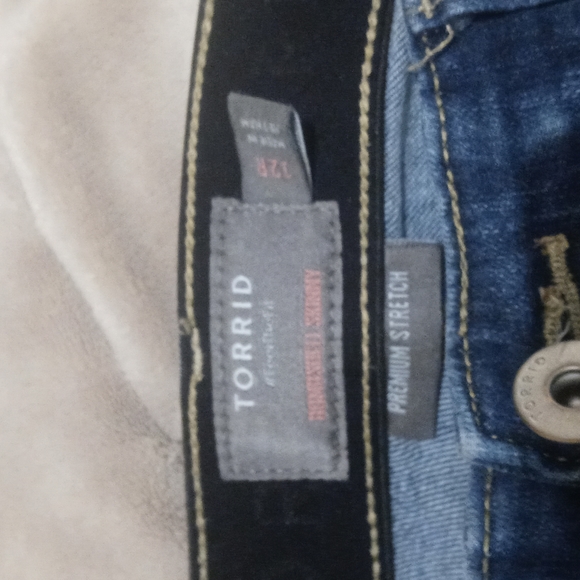 Torrid Stretch Jeans Size 12R - Picture 3 of 5